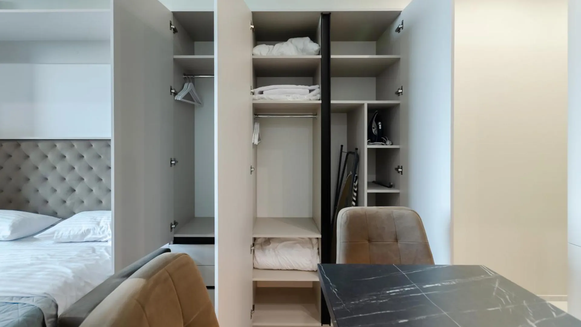 Petrovdom Apartments 68A-68B-305A-305B-280A-280B-265A-265B In Smart Rc Manhattan, Beresteiskyi 11 Киев