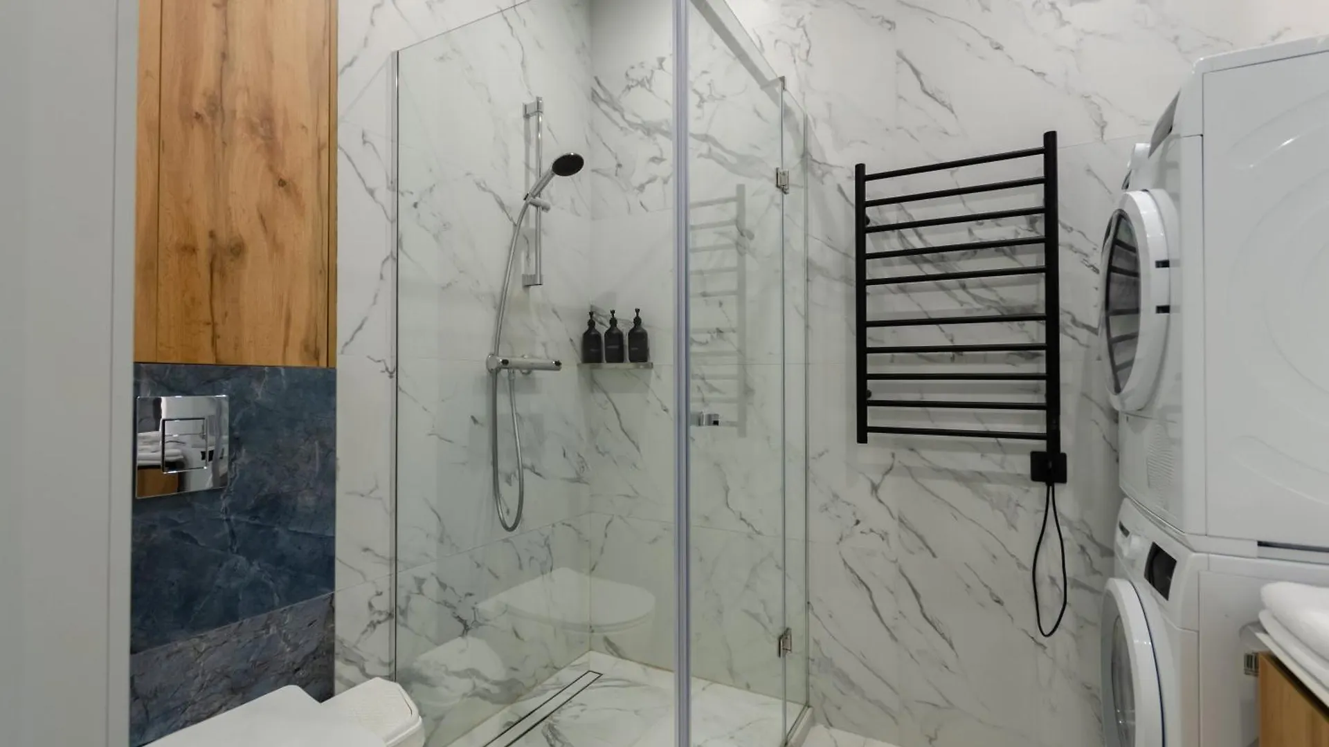 Petrovdom Apartments 68A-68B-305A-305B-280A-280B-265A-265B In Smart Rc Manhattan, Beresteiskyi 11 Kiev